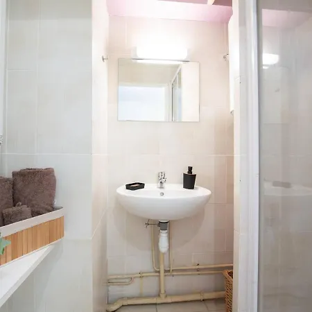 4 Personnes Avec Balcon à - Fr-1-296-477 *